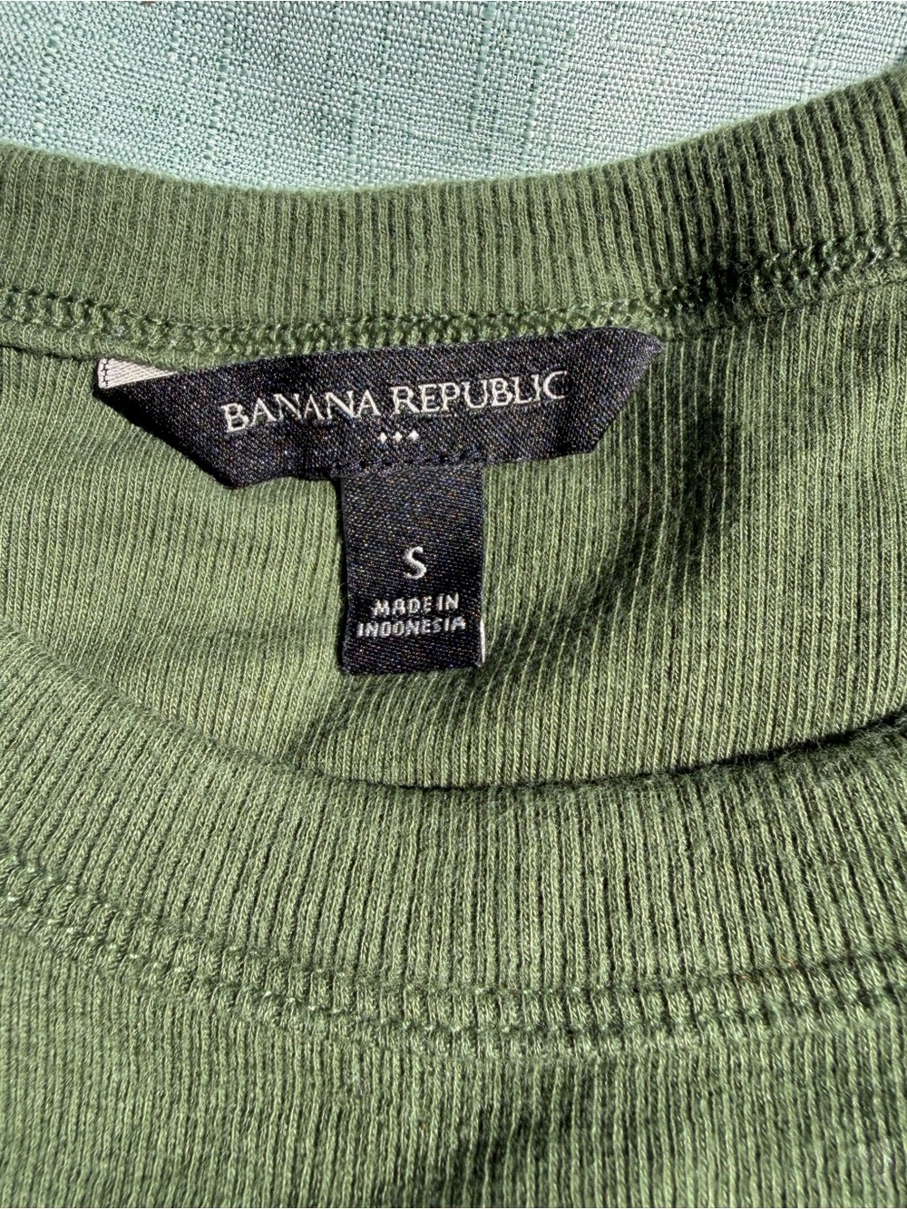 Banana Republic Olive Green Short-Sleeve Crewneck Tee